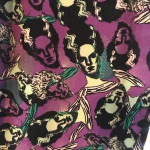 Tall and curvy bride of Frankenstein